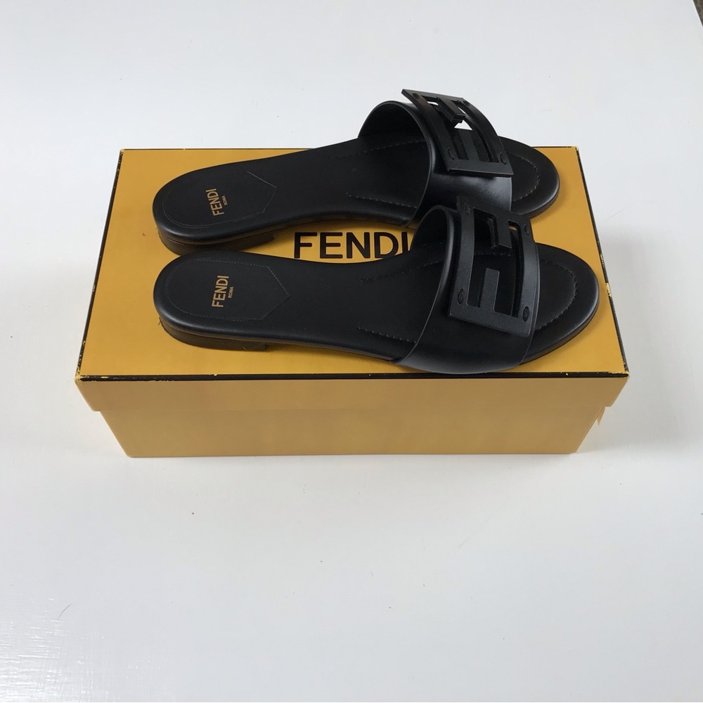 FENDI SLIDES - Picture 3 of 6